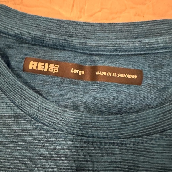REI Short Sleeve Running Tee quick dry. Size Large. Blue - Picture 2 of 8